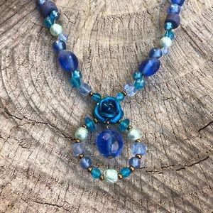 Handmade blue shades flower pendant necklace
